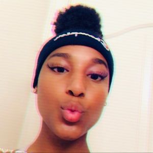 Meet your Posher, Alexis